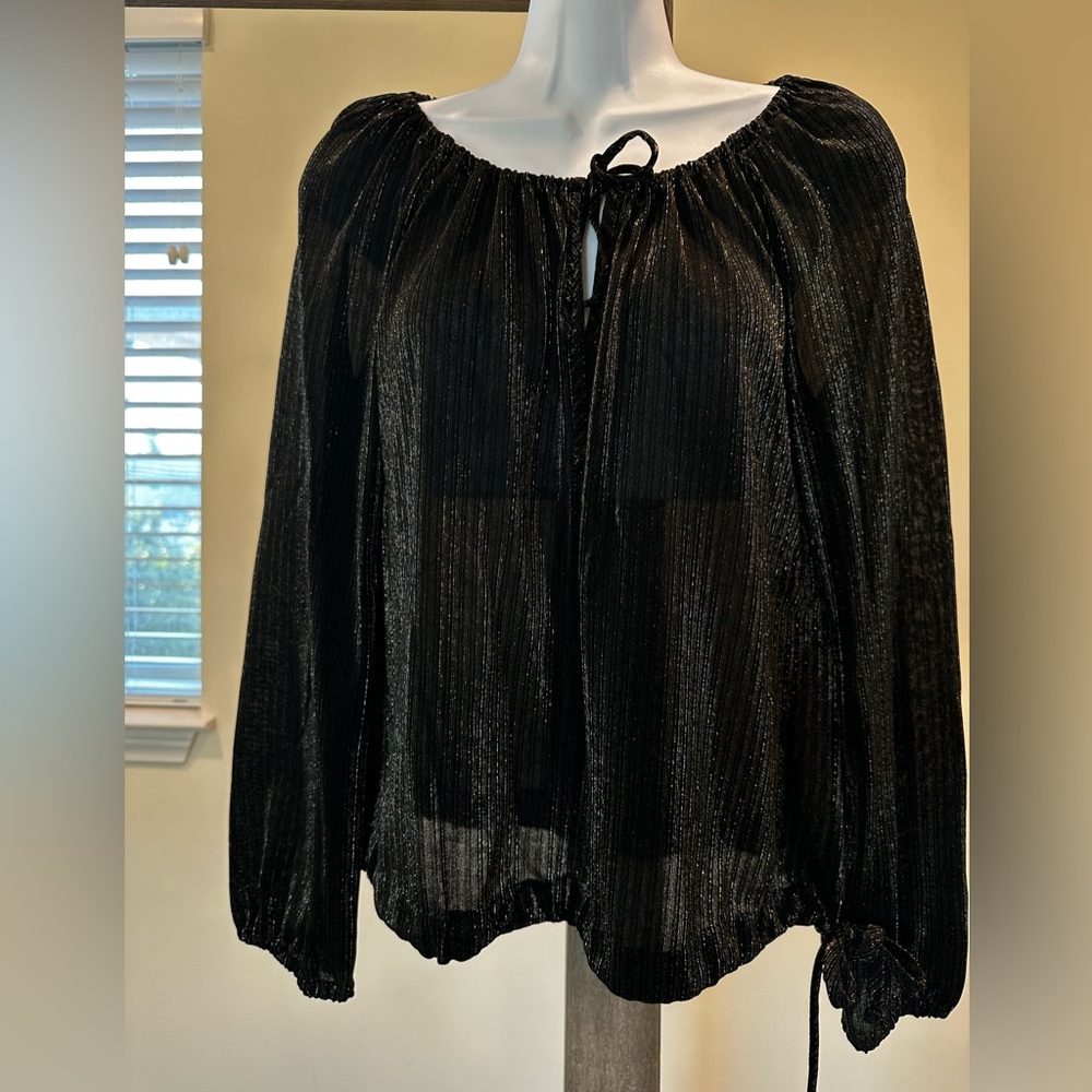 Chic Black and Gold Blouse with Elegant Design for holiday parties